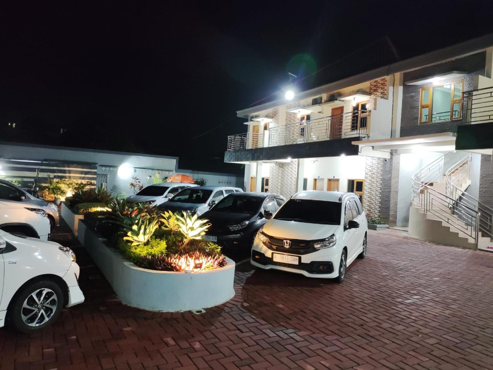 Hotel Cibening بورواكارتا المظهر الخارجي الصورة