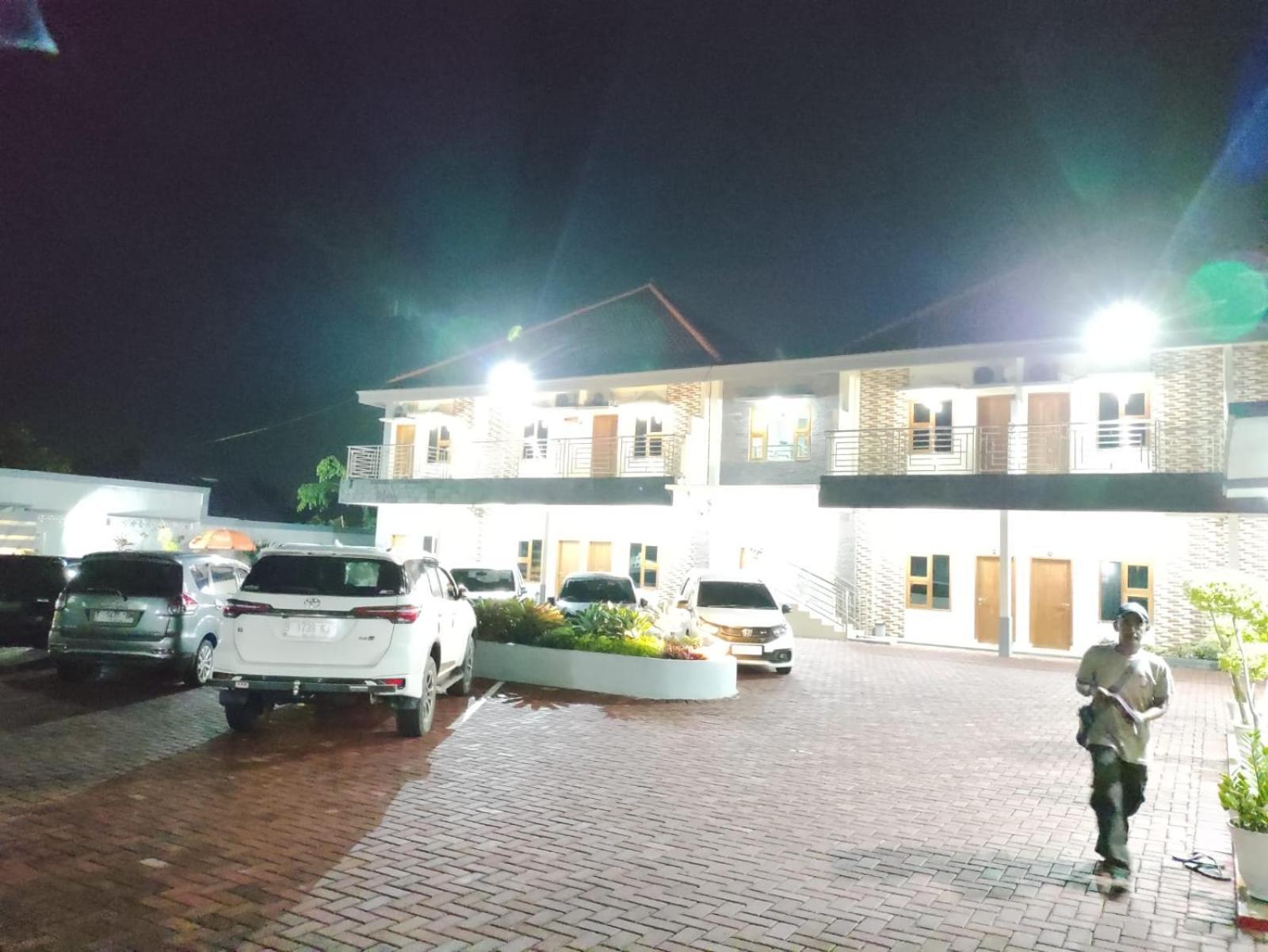 Hotel Cibening بورواكارتا المظهر الخارجي الصورة