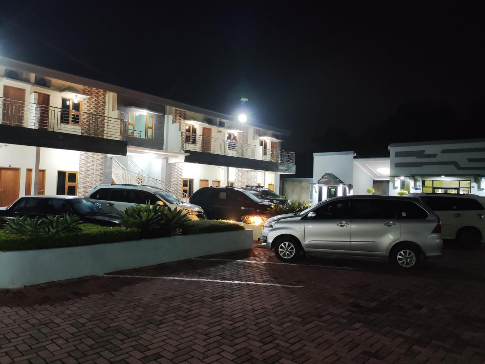 Hotel Cibening بورواكارتا المظهر الخارجي الصورة