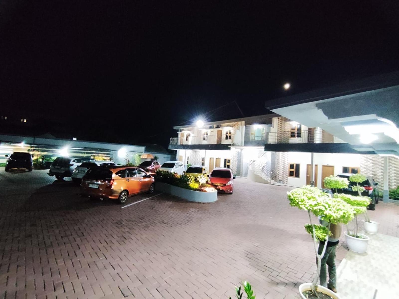 Hotel Cibening بورواكارتا المظهر الخارجي الصورة