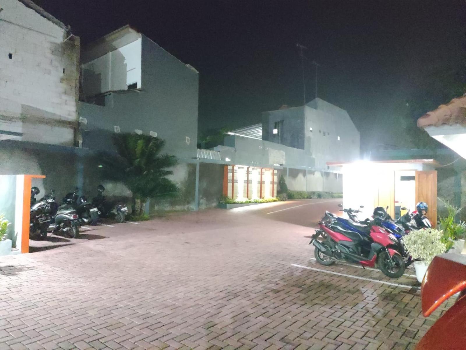 Hotel Cibening بورواكارتا المظهر الخارجي الصورة