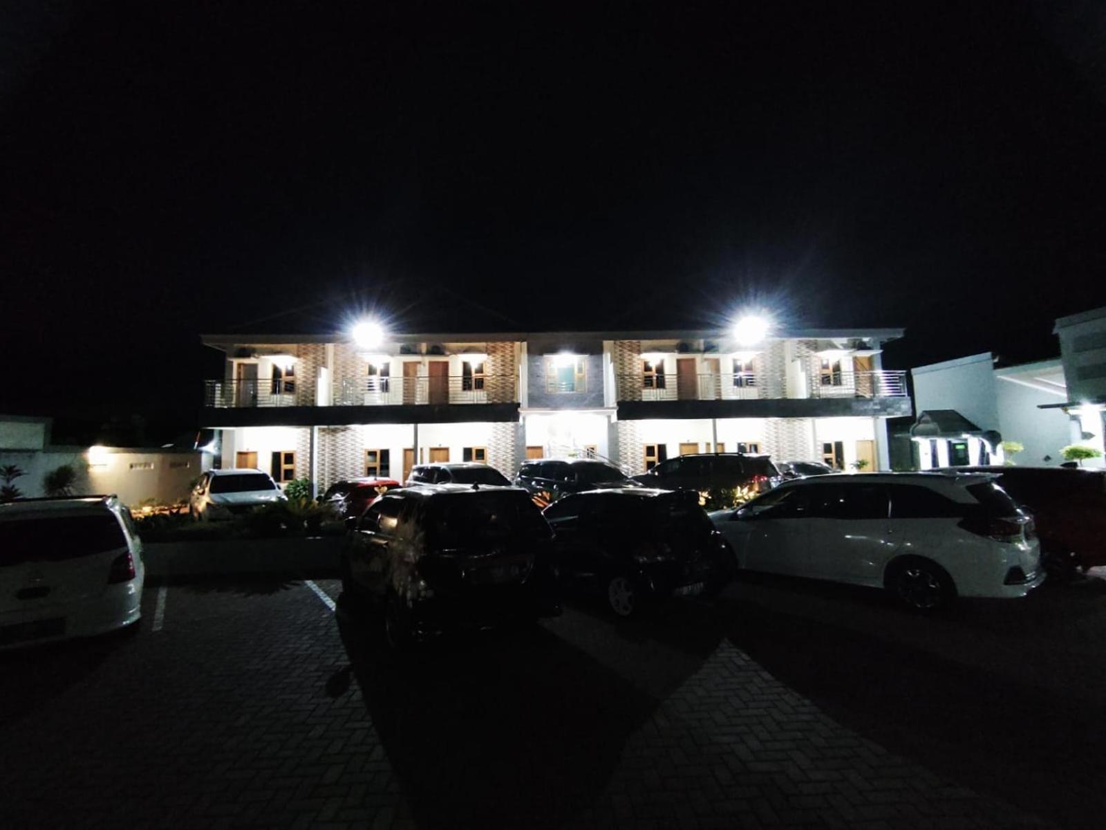Hotel Cibening بورواكارتا المظهر الخارجي الصورة