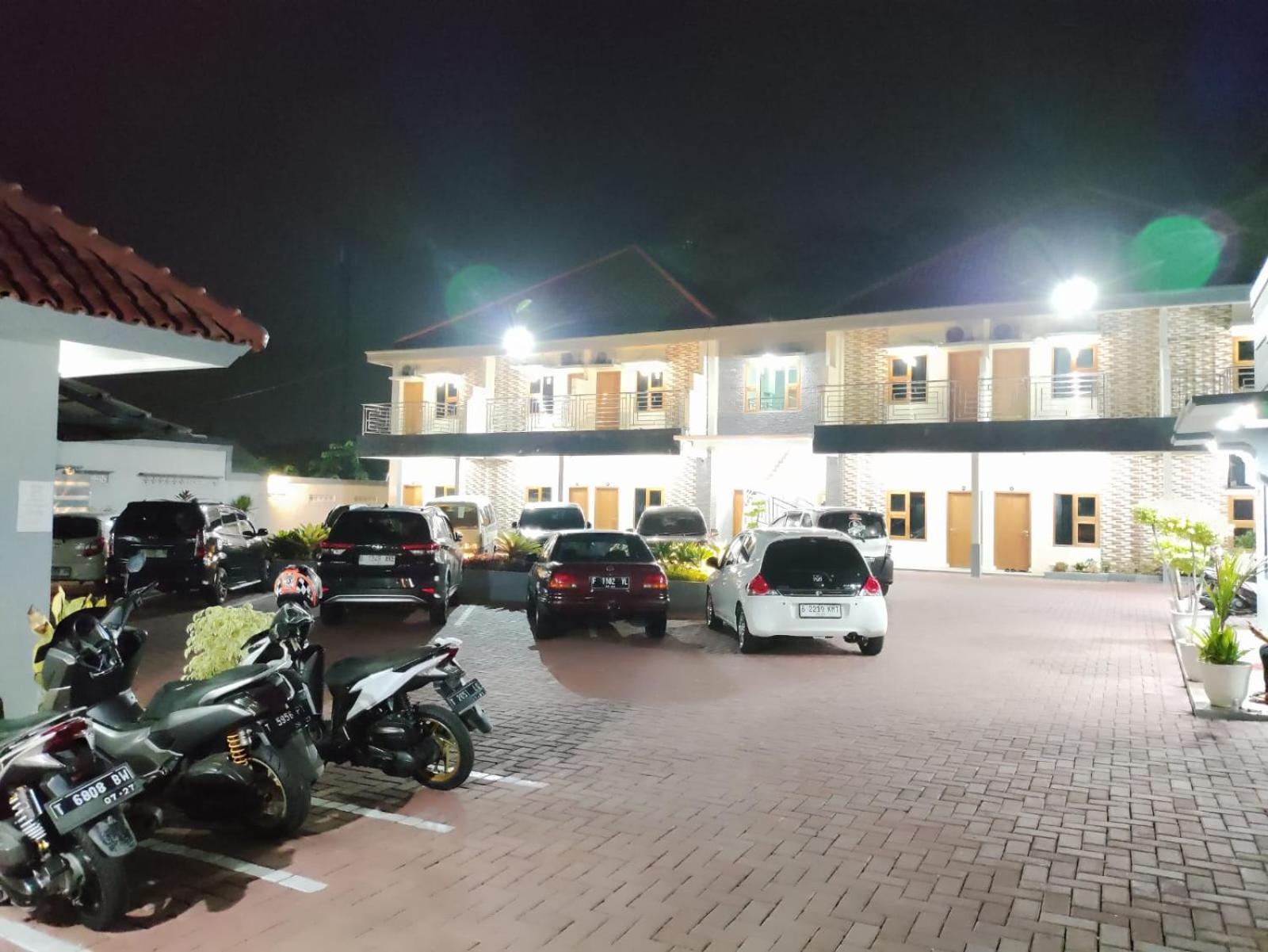 Hotel Cibening بورواكارتا المظهر الخارجي الصورة