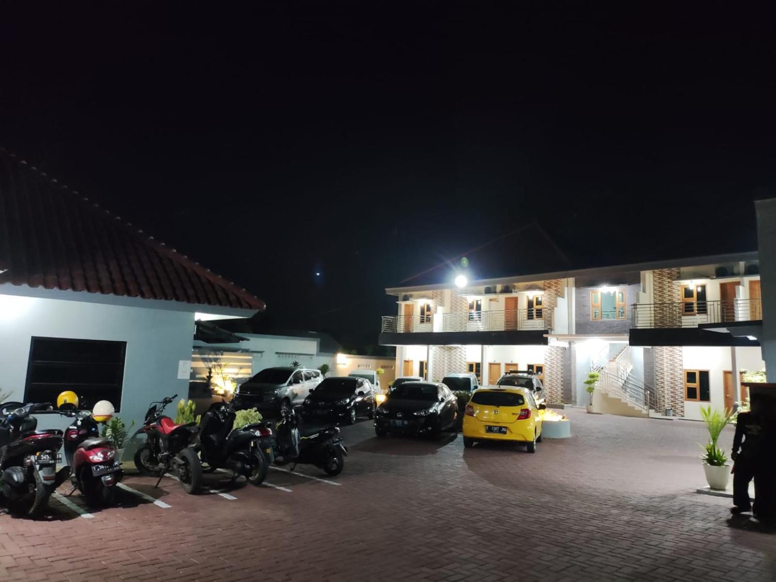 Hotel Cibening بورواكارتا المظهر الخارجي الصورة