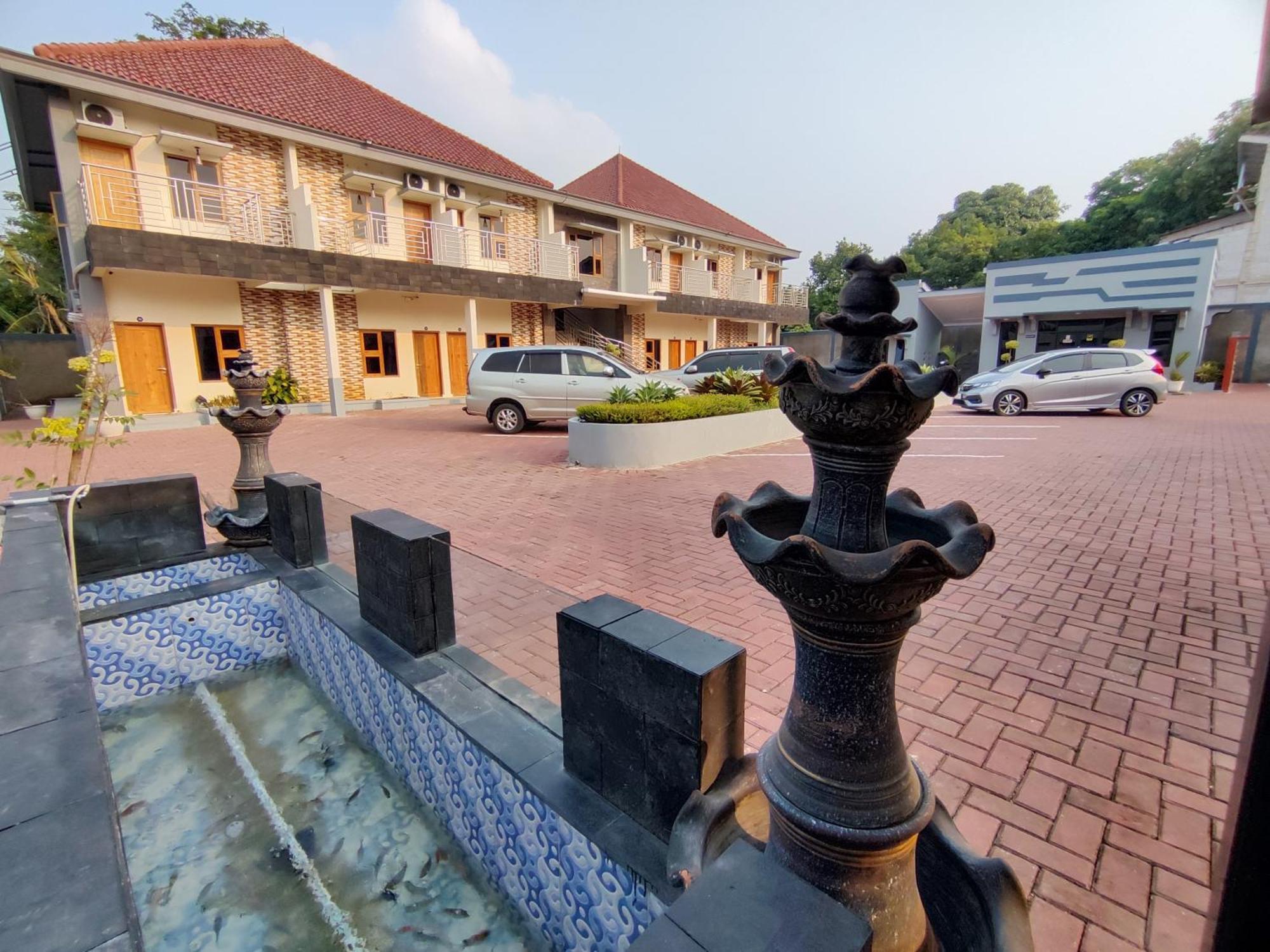 Hotel Cibening بورواكارتا المظهر الخارجي الصورة