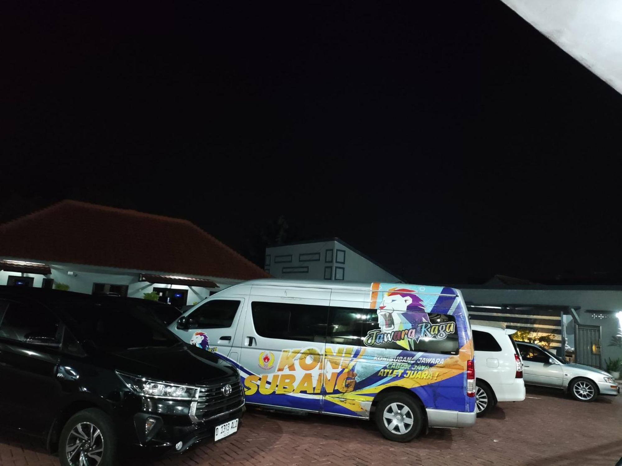 Hotel Cibening بورواكارتا المظهر الخارجي الصورة