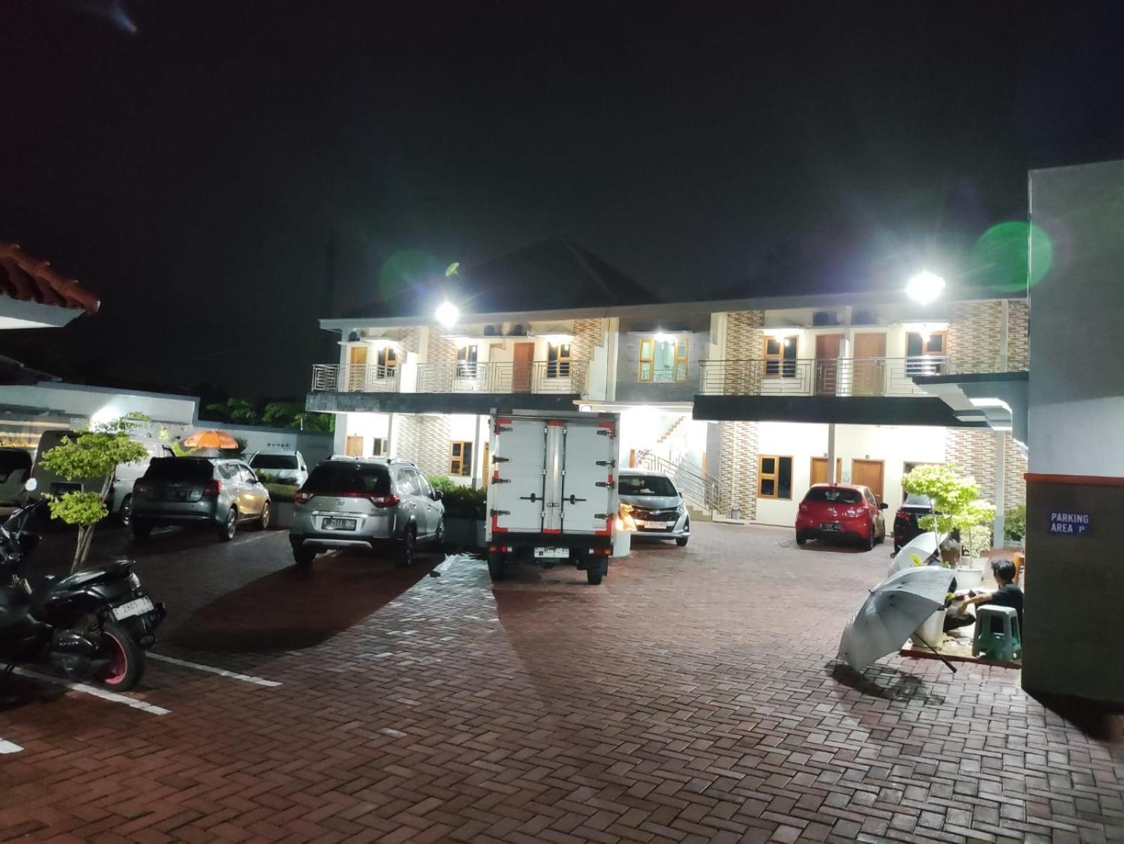 Hotel Cibening بورواكارتا المظهر الخارجي الصورة