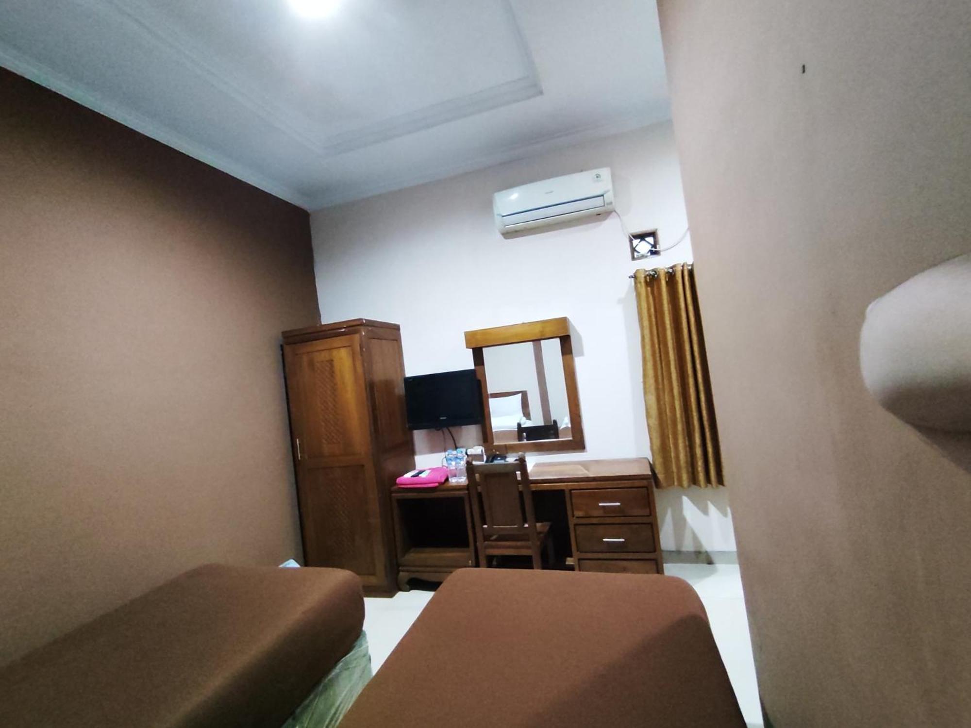 Hotel Cibening بورواكارتا المظهر الخارجي الصورة